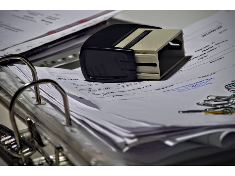 Proiect: ce se intampla cu functionarii care cer agentilor economici stampile pe documente