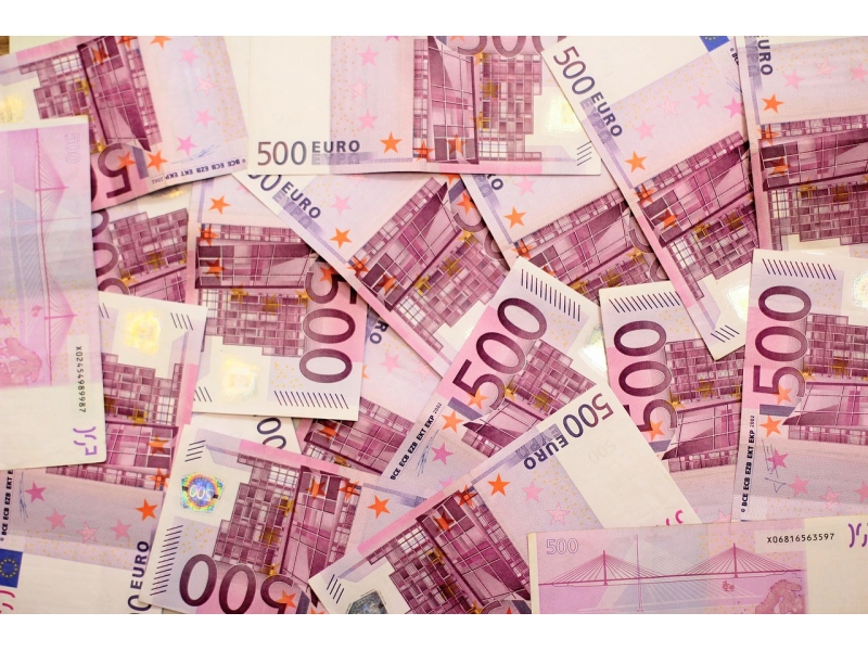 Rezervele valutare ale au crescut cu 569 milioane de euro